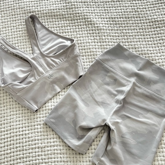 ALO Yoga Bike Shorts - Vapor Camo - Picture 4 of 6